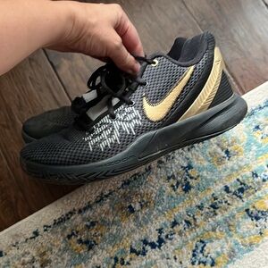 Nike Kyrie Flytrap 2